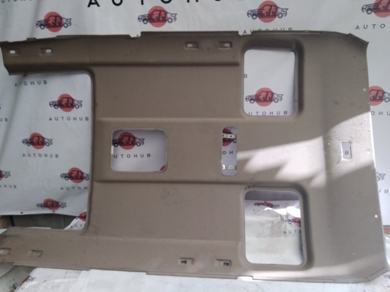 Обшивка потолка - TOYOTA HIACE