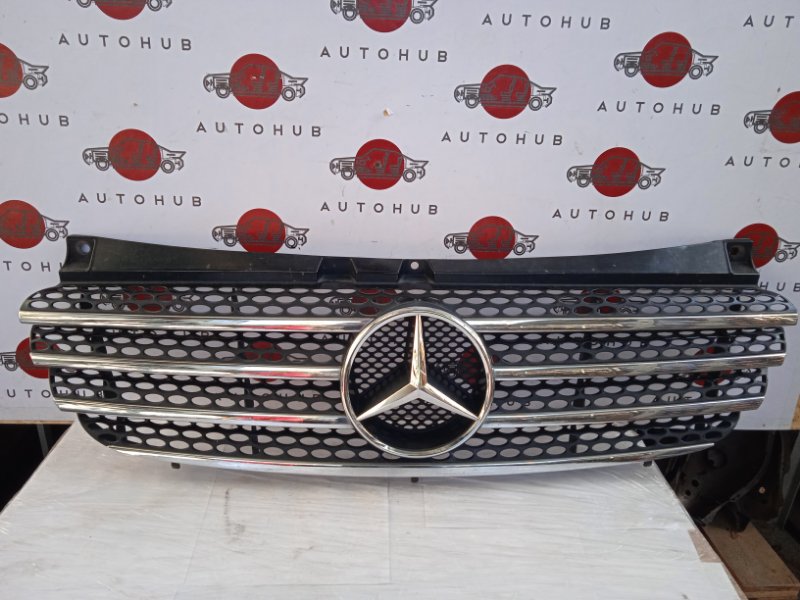 решетка радиатора - Mercedes-Benz V-CLASS