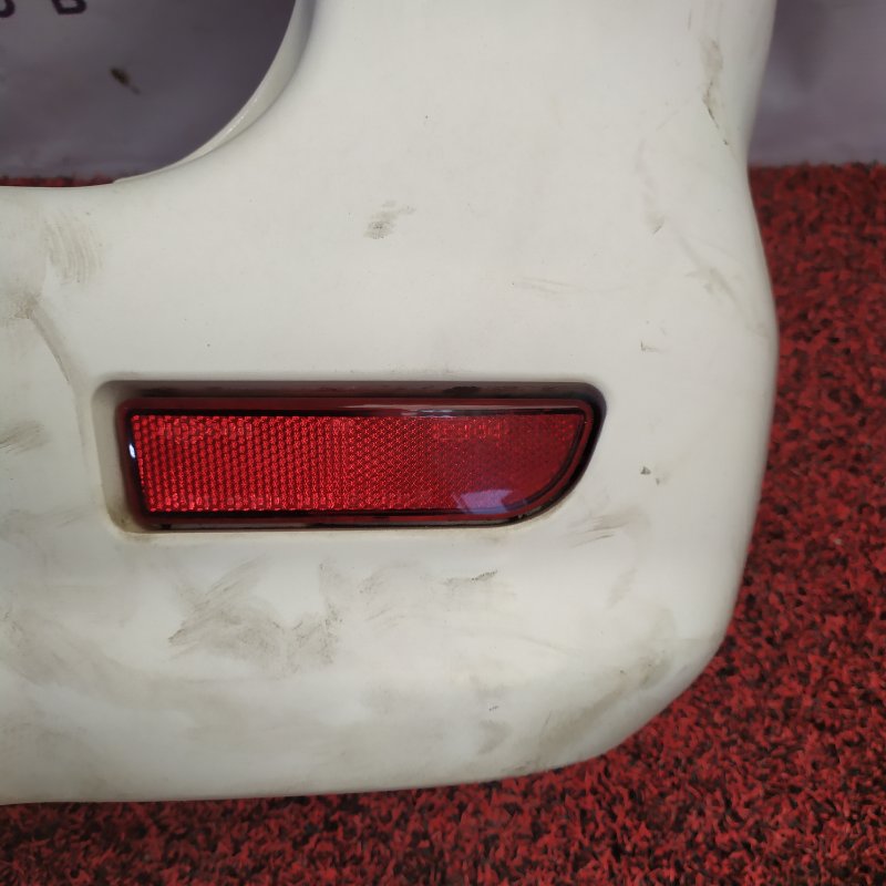 катафот бампера - Mitsubishi Delica