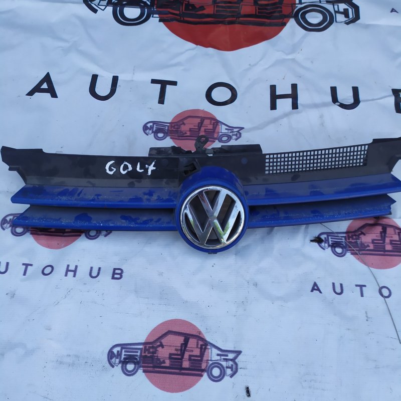 решетка радиатора - Volkswagen Golf