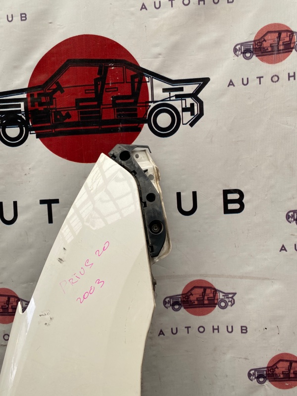 салазка на крыло - TOYOTA PRIUS