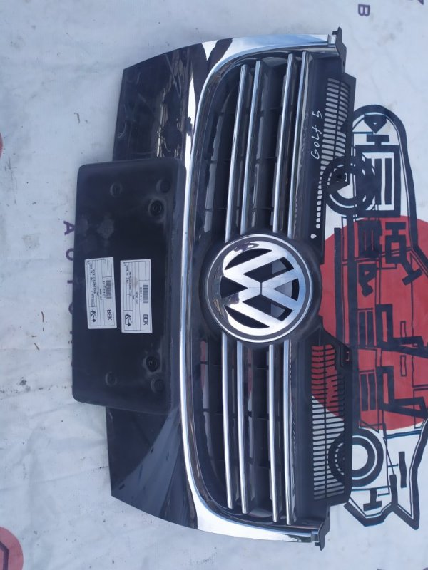 решетка радиатора - Volkswagen GOLF