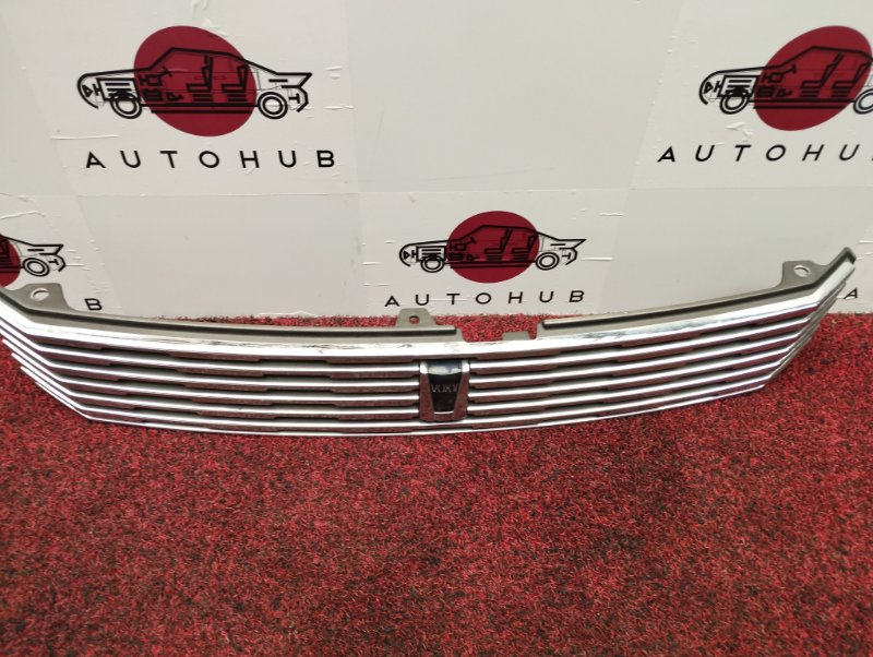 решетка радиатора - TOYOTA Voxy
