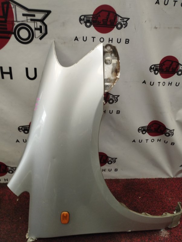 крыло - TOYOTA Ipsum