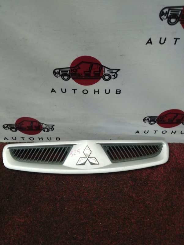 решетка радиатора - Mitsubishi Colt