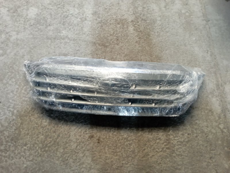 решетка радиатора - Subaru Outback