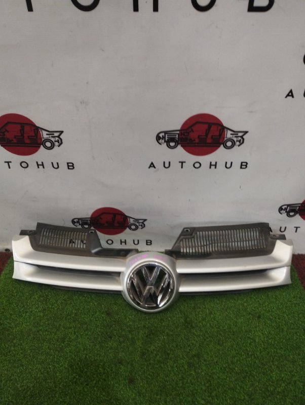 решетка радиатора - Volkswagen Golf