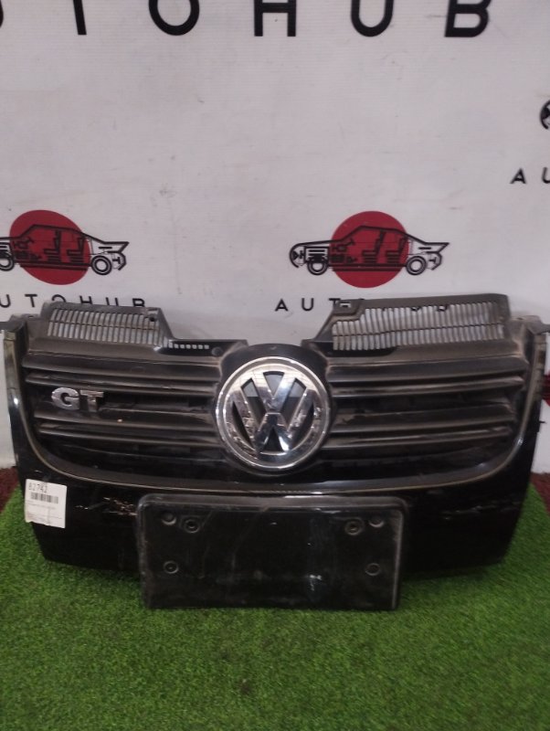решетка радиатора - Volkswagen Golf