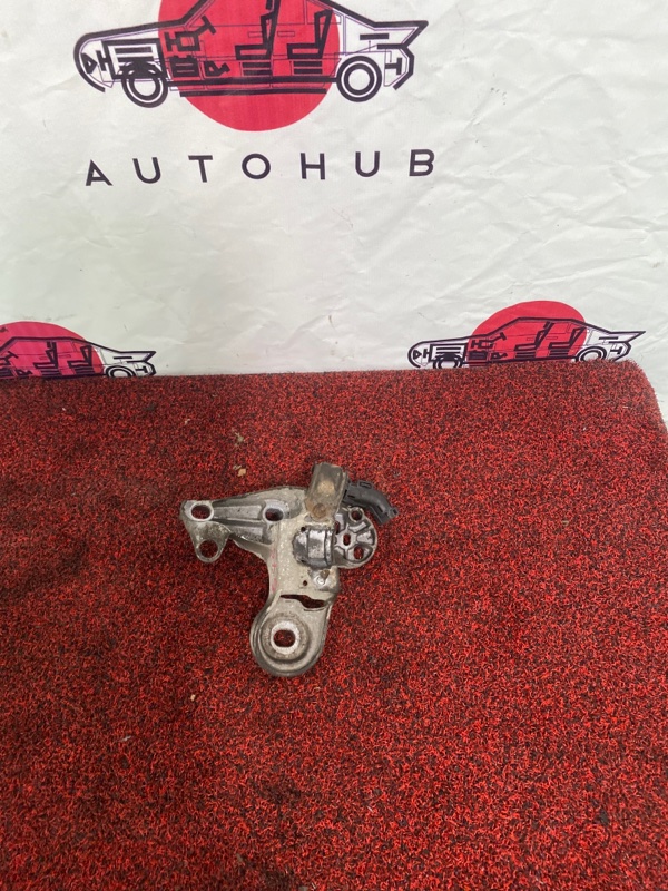 кронштейн - Audi A4