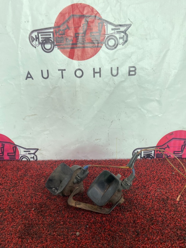 сигнал (клаксон) в паре - Audi A4