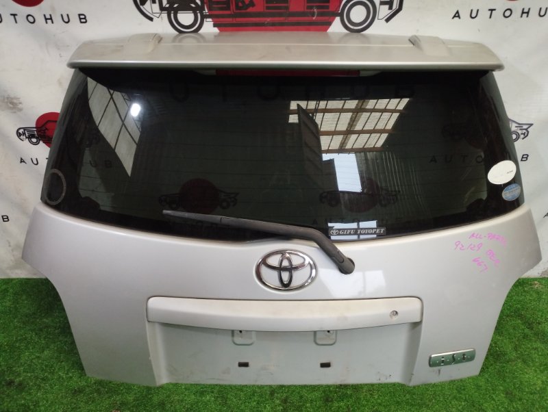 крышка багажника - TOYOTA IST