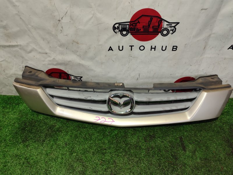 решетка радиатора - Mazda Demio
