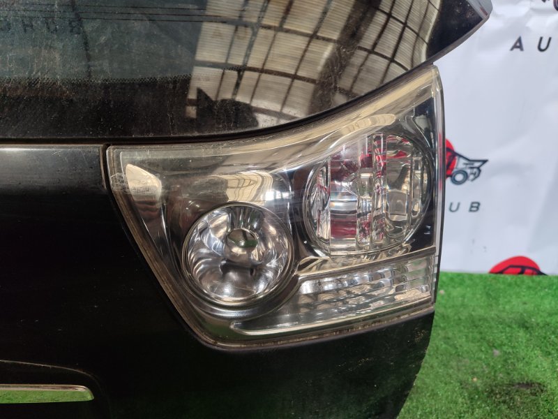 Фонарь крышки багажника - TOYOTA HARRIER
