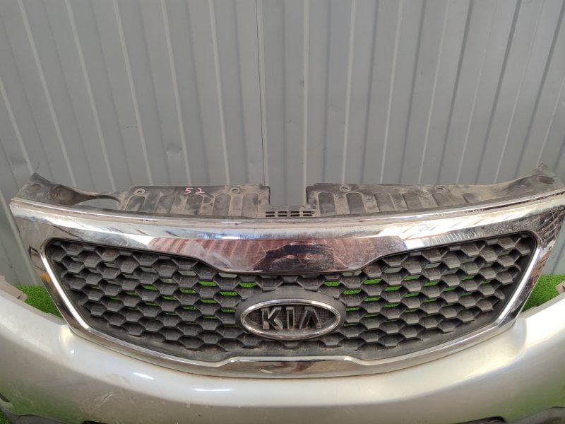 решетка радиатора - Kia Sorento