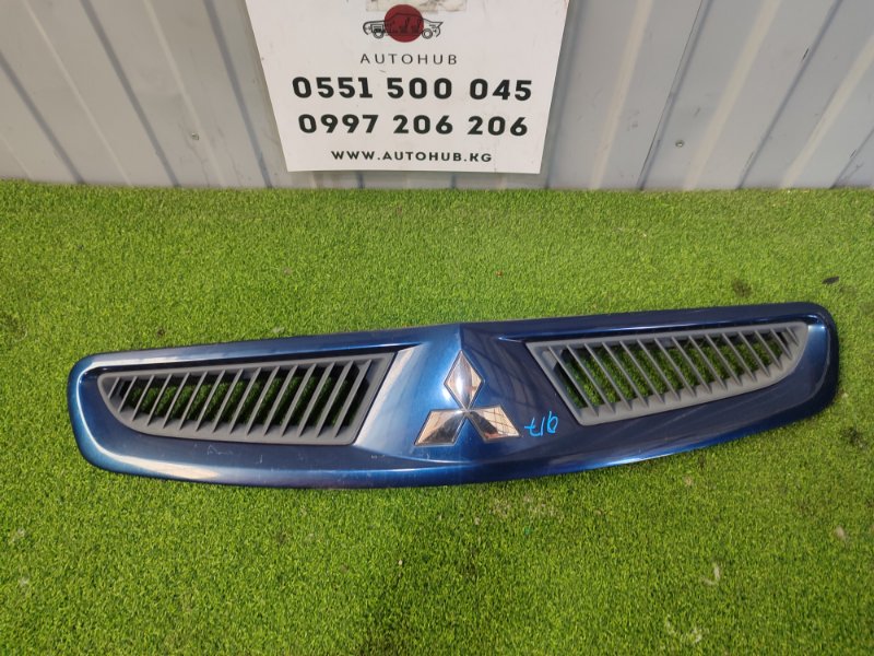 решетка радиатора - Mitsubishi Colt