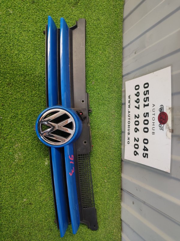 решетка радиатора - Volkswagen Golf