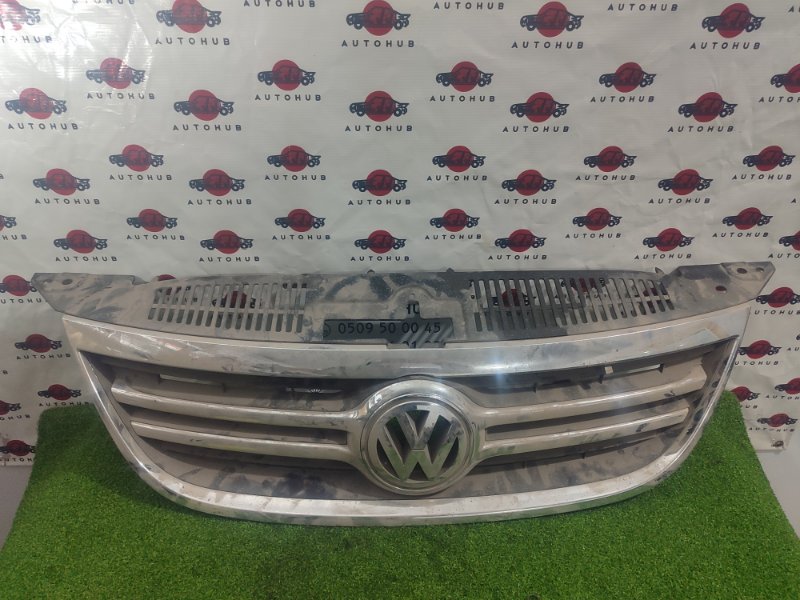 решетка радиатора - Volkswagen Tiguan