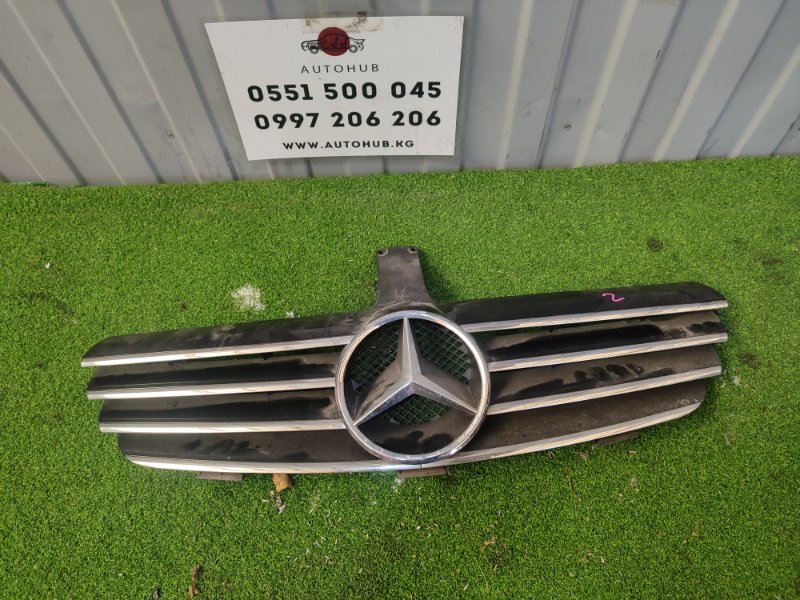 решетка радиатора - Mercedes-Benz CLK