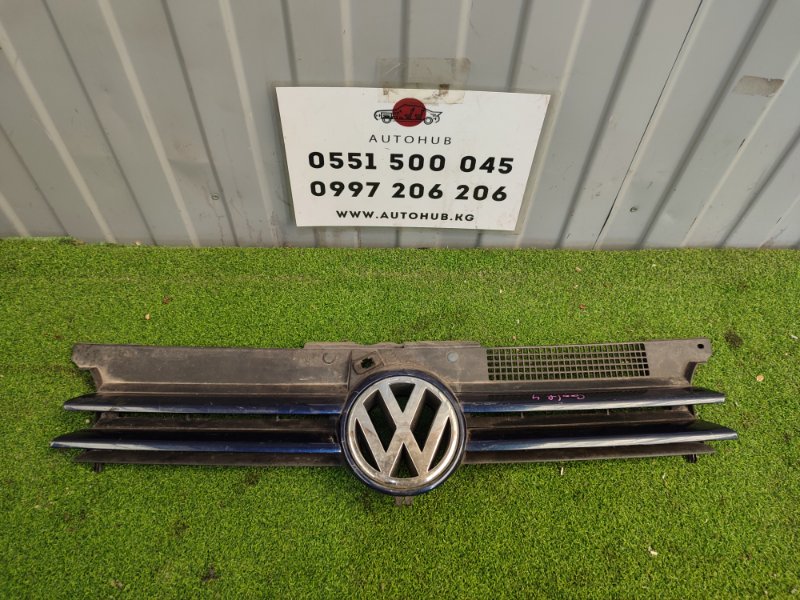 решетка радиатора - Volkswagen GOLF