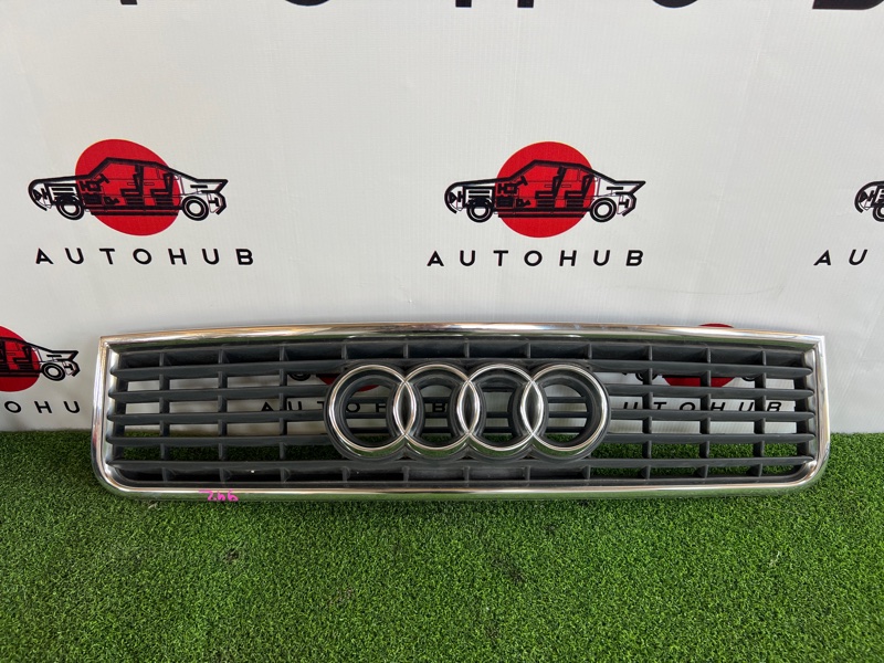 решетка радиатора - Audi A4