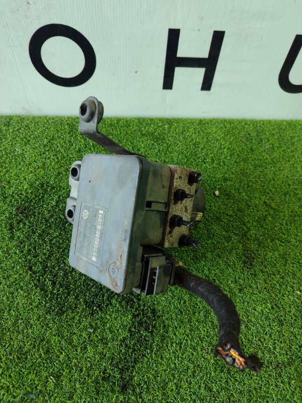блок abs - Volkswagen Golf
