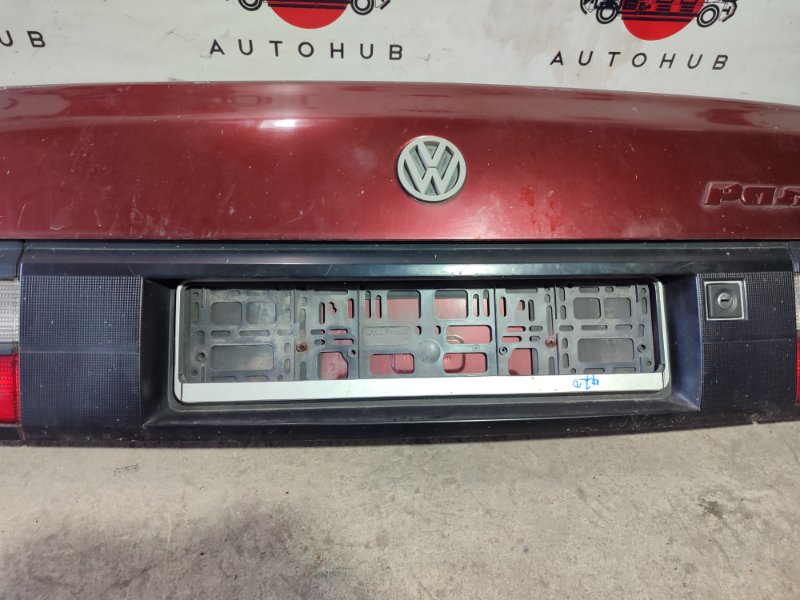 Накладка на крышку багажника - Volkswagen Passat