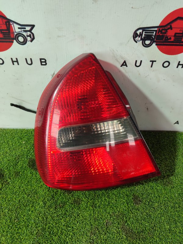 фонарь заднего хода - Mitsubishi Carizma