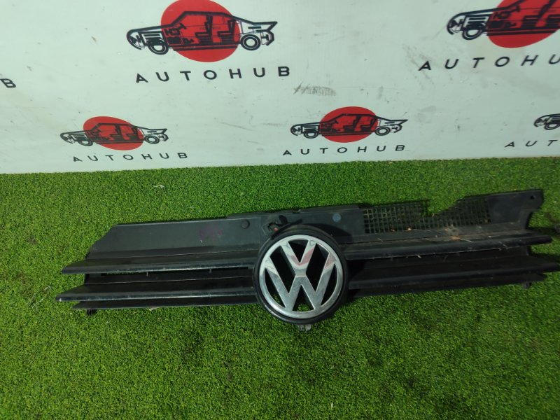 решетка радиатора - Volkswagen Golf