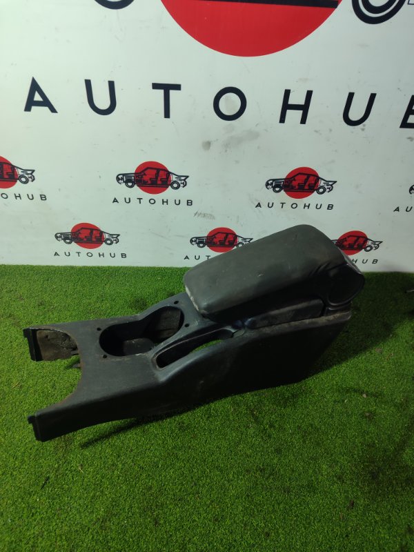 подлокотник - Mitsubishi Carizma