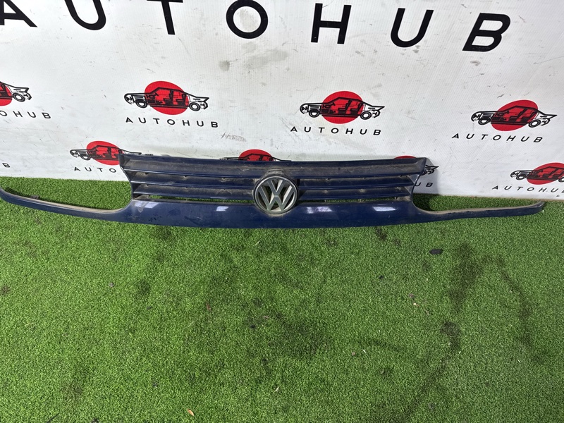 решетка радиатора - Volkswagen Golf