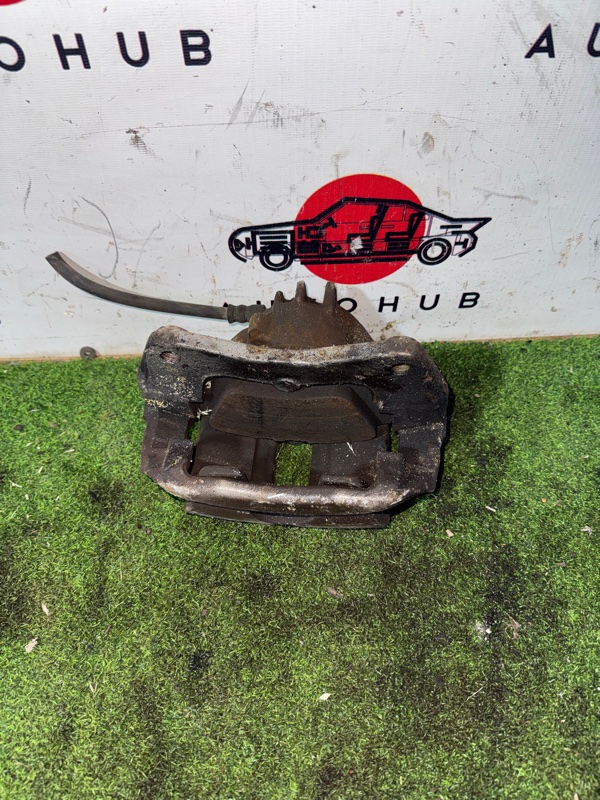 суппорт - Mitsubishi Carizma