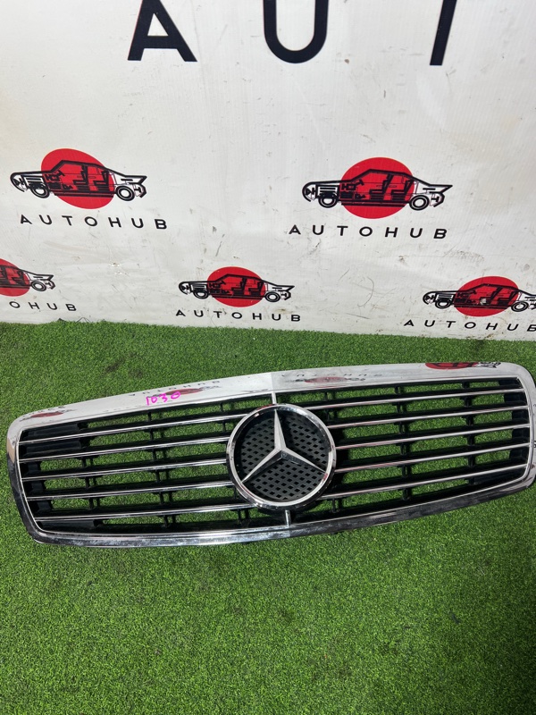 решетка радиатора - Mercedes-Benz E-CLASS