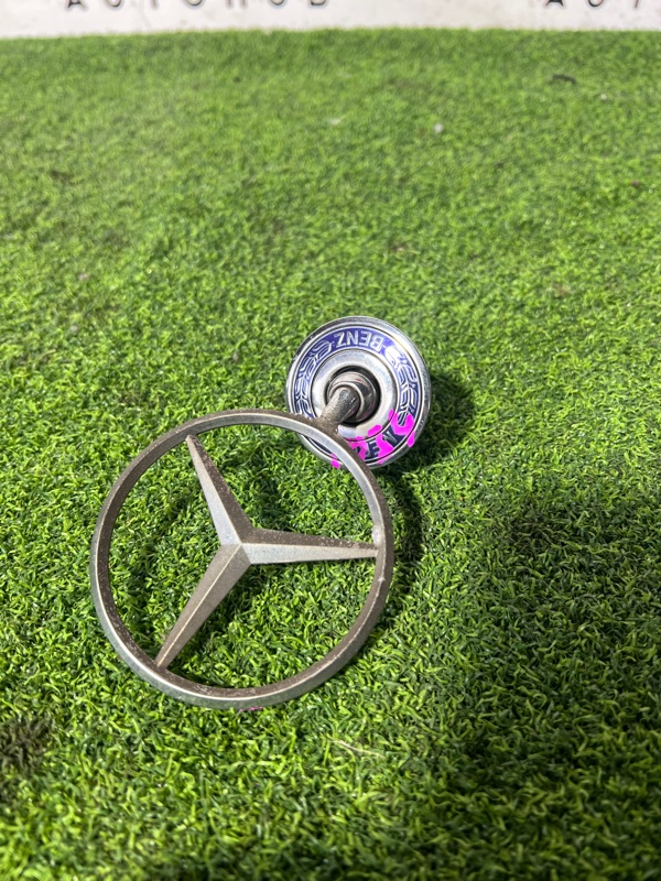 эмблема - Mercedes-Benz E-CLASS