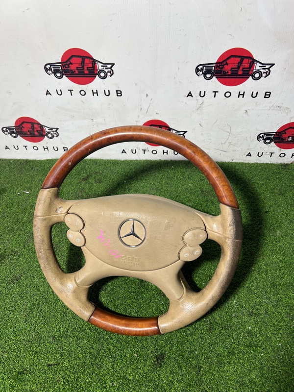 руль - Mercedes-Benz CLS550