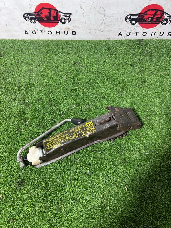 домкрат - Volkswagen Golf
