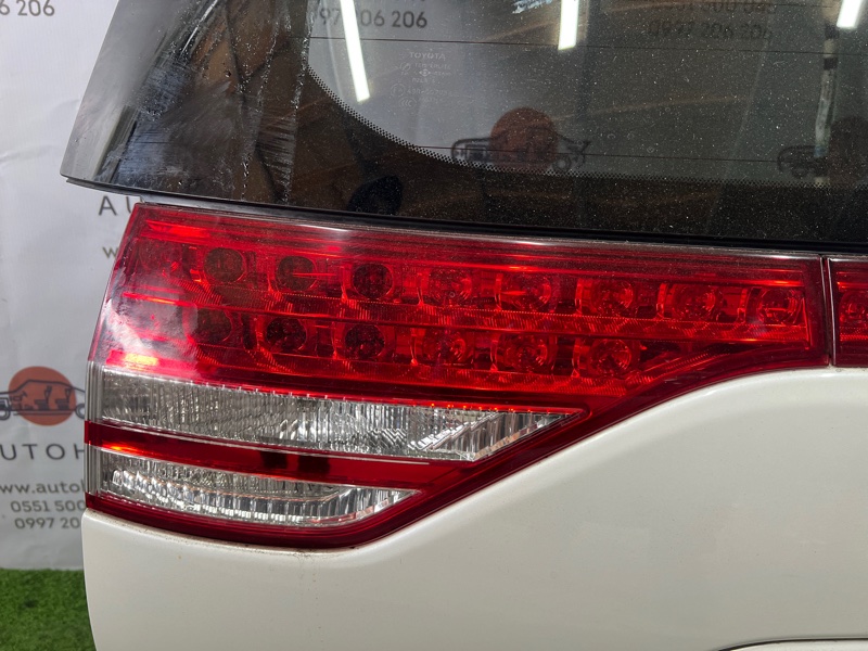Фонарь крышки багажника - TOYOTA Estima