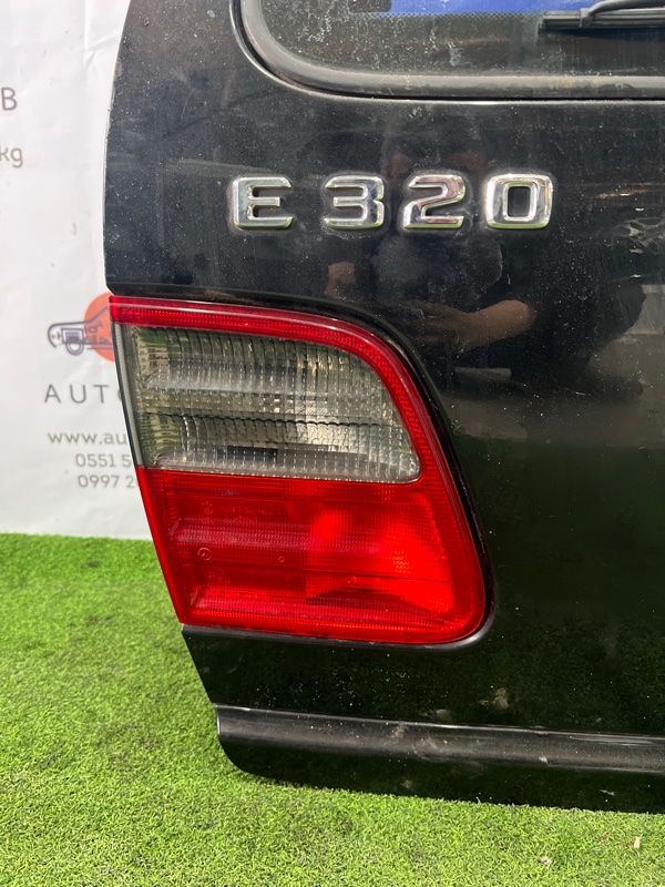 Фонарь крышки багажника - Mercedes-Benz E-CLASS