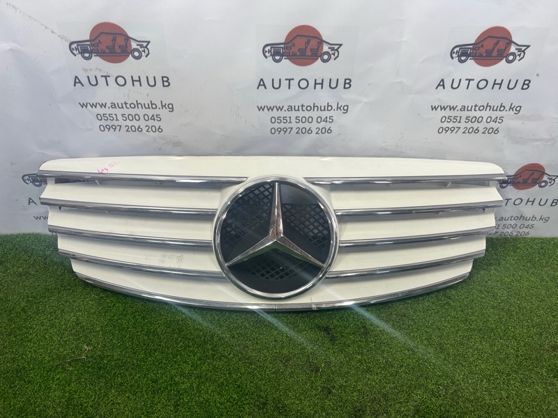 решетка радиатора - Mercedes-Benz E-CLASS