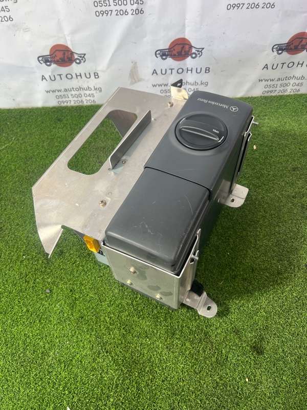 cd changer - Mercedes-Benz S-CLASS