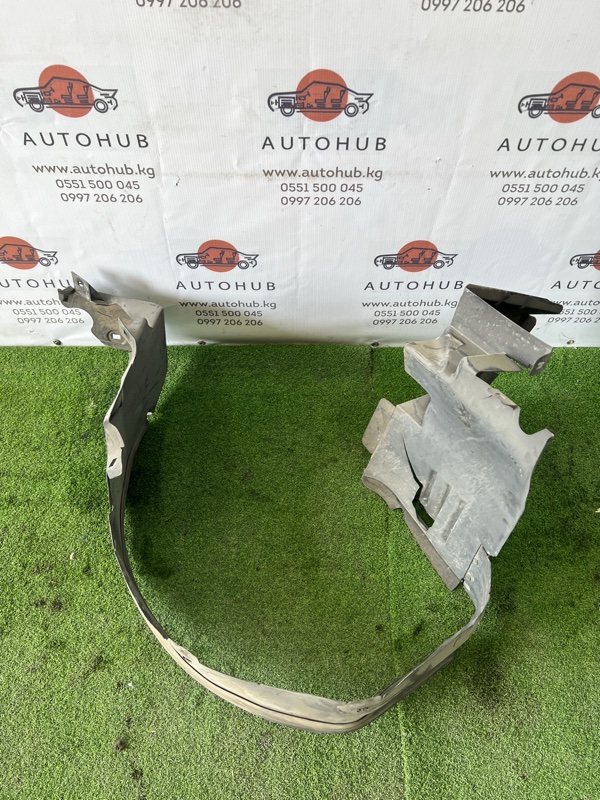 подкрылок - Mercedes-Benz C-CLASS