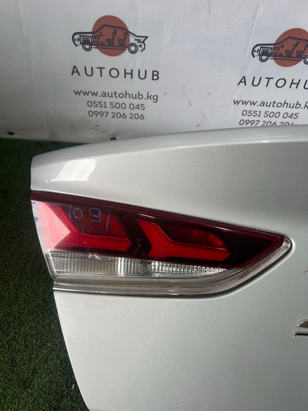 Фонарь крышки багажника - Hyundai Sonata