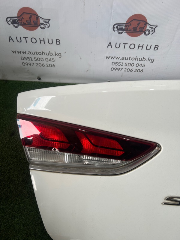 Фонарь крышки багажника - Hyundai Sonata