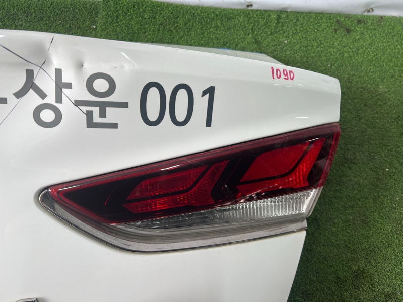 Фонарь крышки багажника - Hyundai Sonata