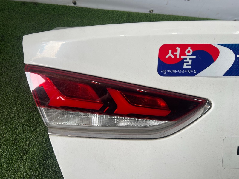 Фонарь крышки багажника - Hyundai Sonata