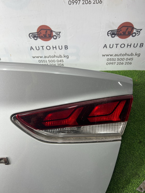 Фонарь крышки багажника - Hyundai Sonata