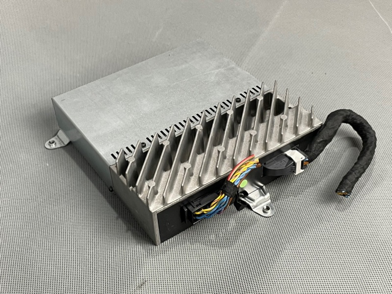 усилитель магнитолы - BMW 528
