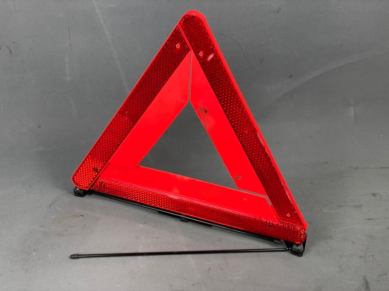 знак аварийной остановки - Mercedes-Benz VITO