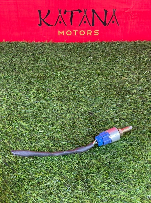 лягушка - Toyota CAMRY
