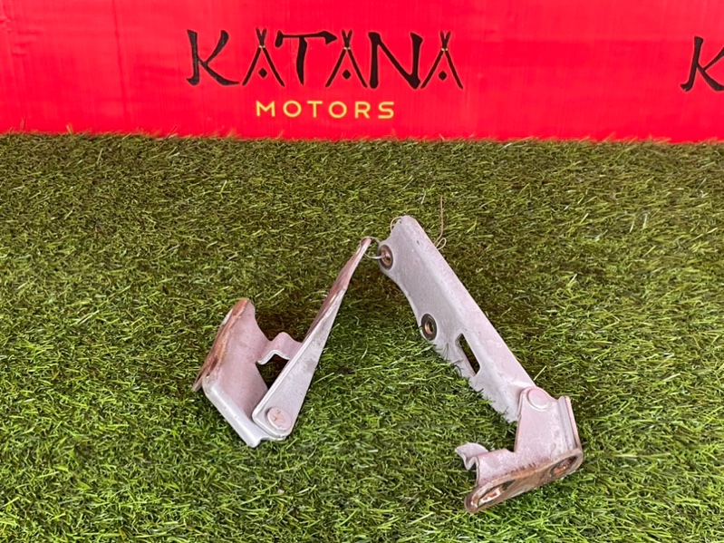 петля капота - NISSAN CEFIRO