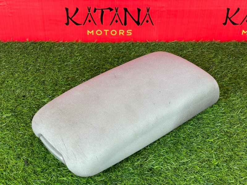 подлокотник - Toyota WINDOM